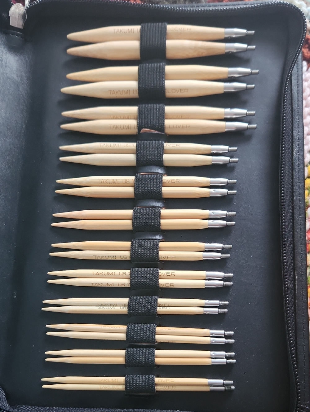 Interchangeable Knitting Needle Set - Picture 3 of 11